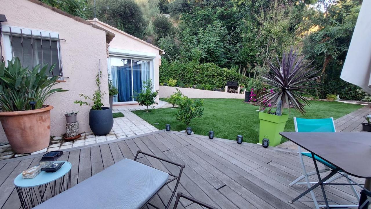 Dans Un Jardin Bb Et Jacuzzi Bed & Breakfast Mandelieu-la-Napoule Exterior photo